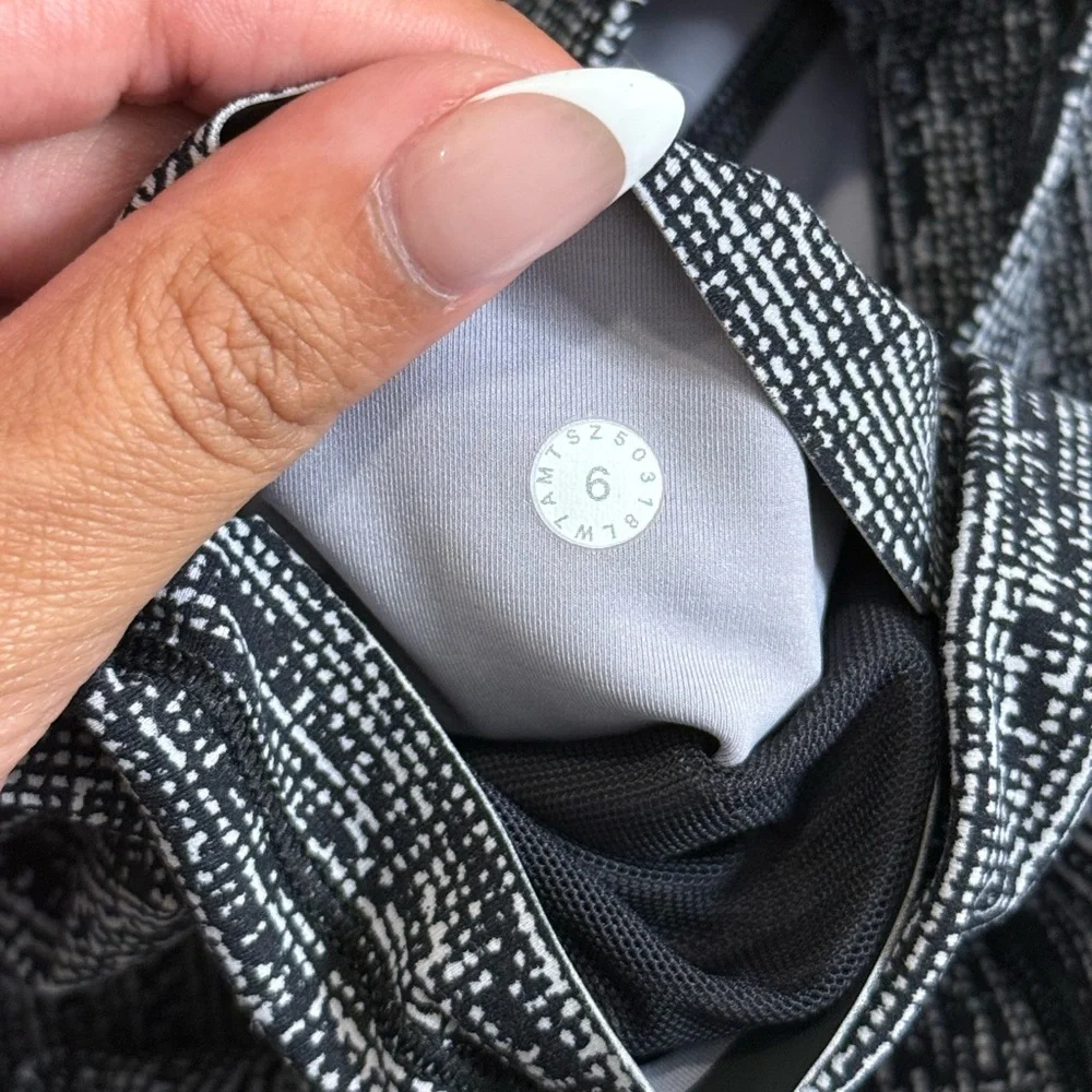 Lululemon In Movement Short *Everlux 2.5